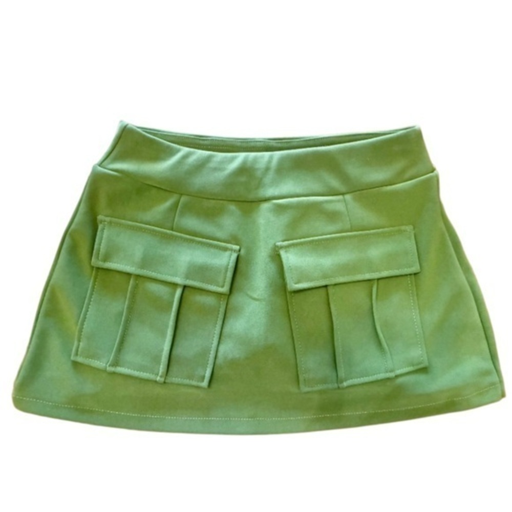 LOVE POEM BY BLOCK Green Cargo Pocket Mini Skort, Size Small.
